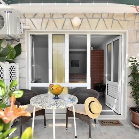 Studio Apartments 4 Two Bol Luaran gambar